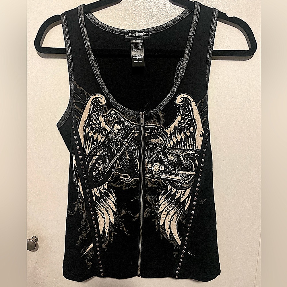 Motorcycle with wings zip down tank